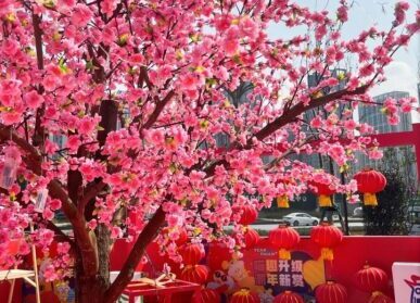 仿真桃花树，新都保利广场春节樱花树景观