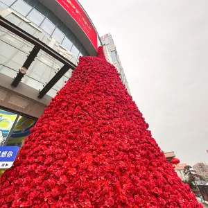 商场新宠！仿真玫瑰花瀑布